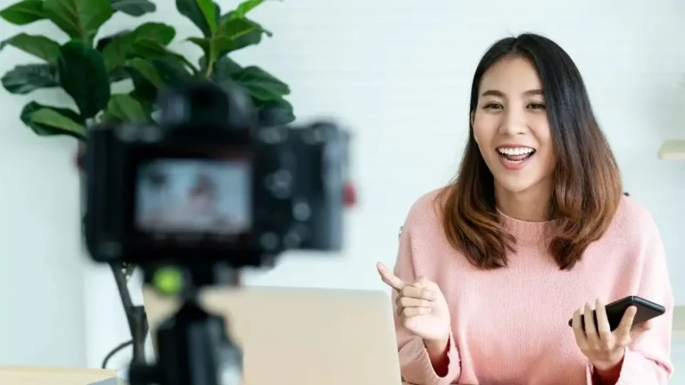 Mega Influencer