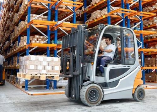 Forklift Meningkatkan Efisiensi